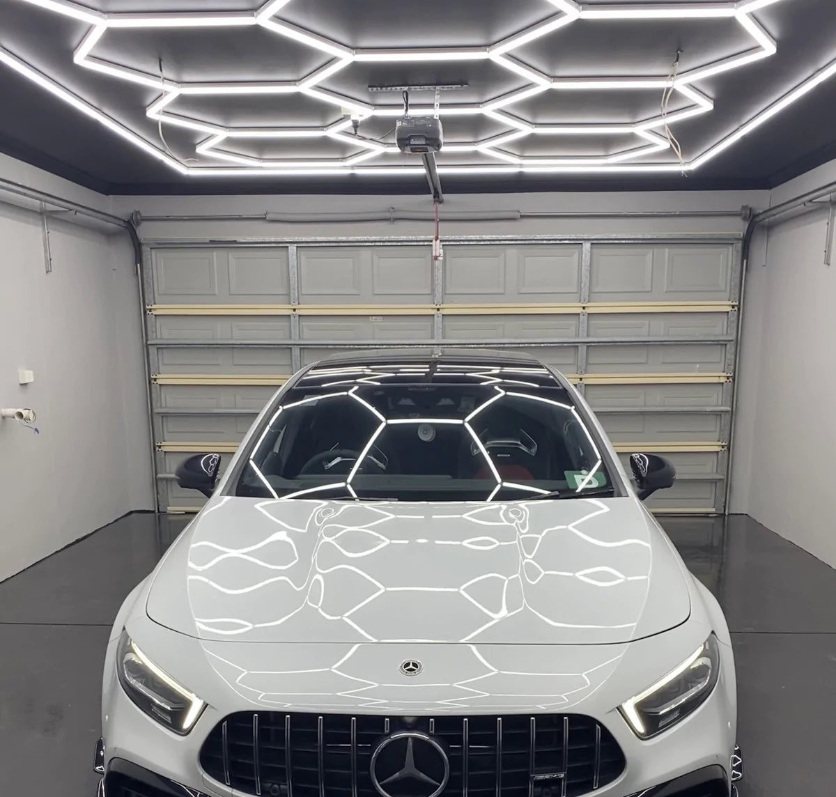 Hexagon LED Honeycomb Light Kit For Garage Or Workshop – RGB, 4.8m X 2.4m, 14 Panels – Dimmable, IP45